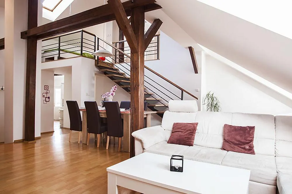 Riverview Apartments Praga