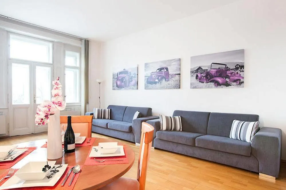 Riverview Apartments Praga